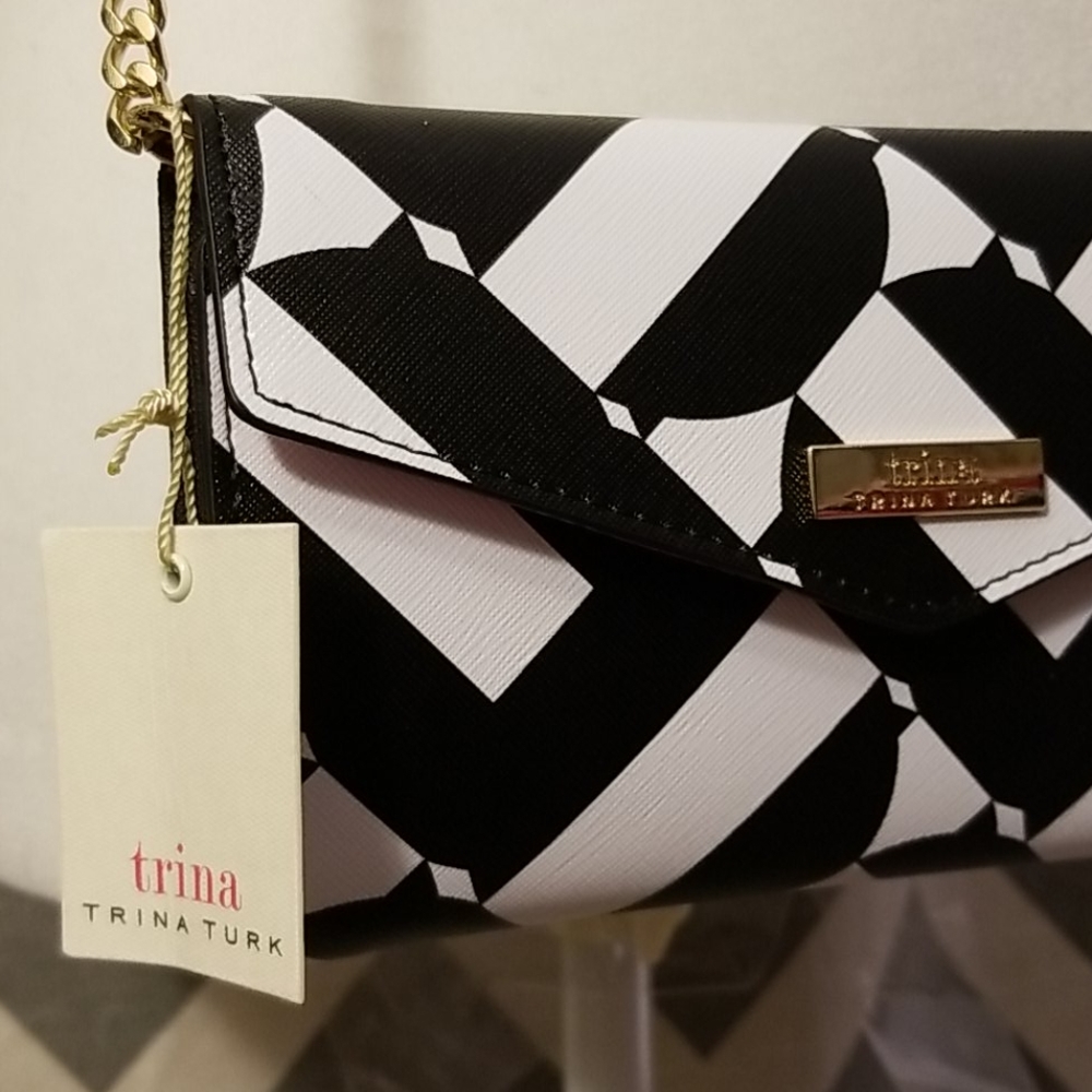 Trina Turk tri-fold wallet on a chain crossbody - Picture 5 of 8
